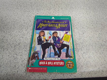 Load image into Gallery viewer, The new adventures of Mary-Kate and Ashley the case of The Rock and roll mystery 078073003990 *D42
